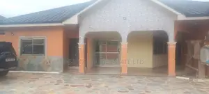 4bdrm Mansion in De-Icons Real Estate, Awutu Senya East Municipal