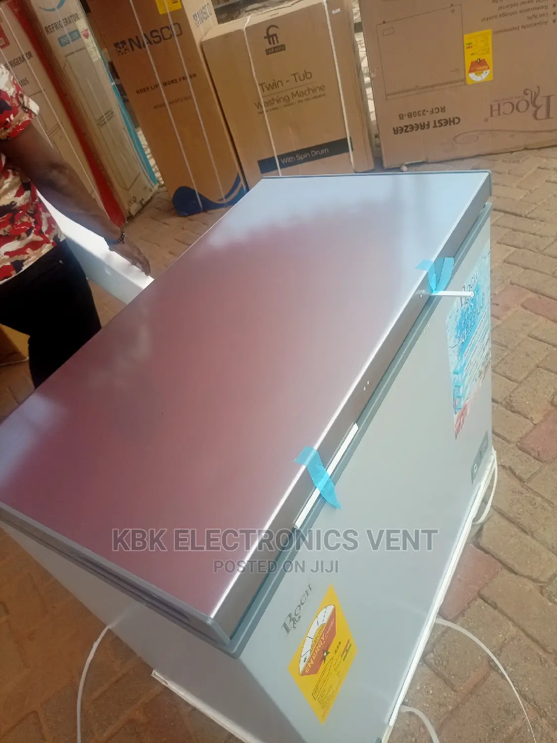 Roch 320ltr Chest Freezer