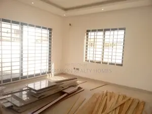 5bdrm Mansion in Community 20, Spintex for Sale