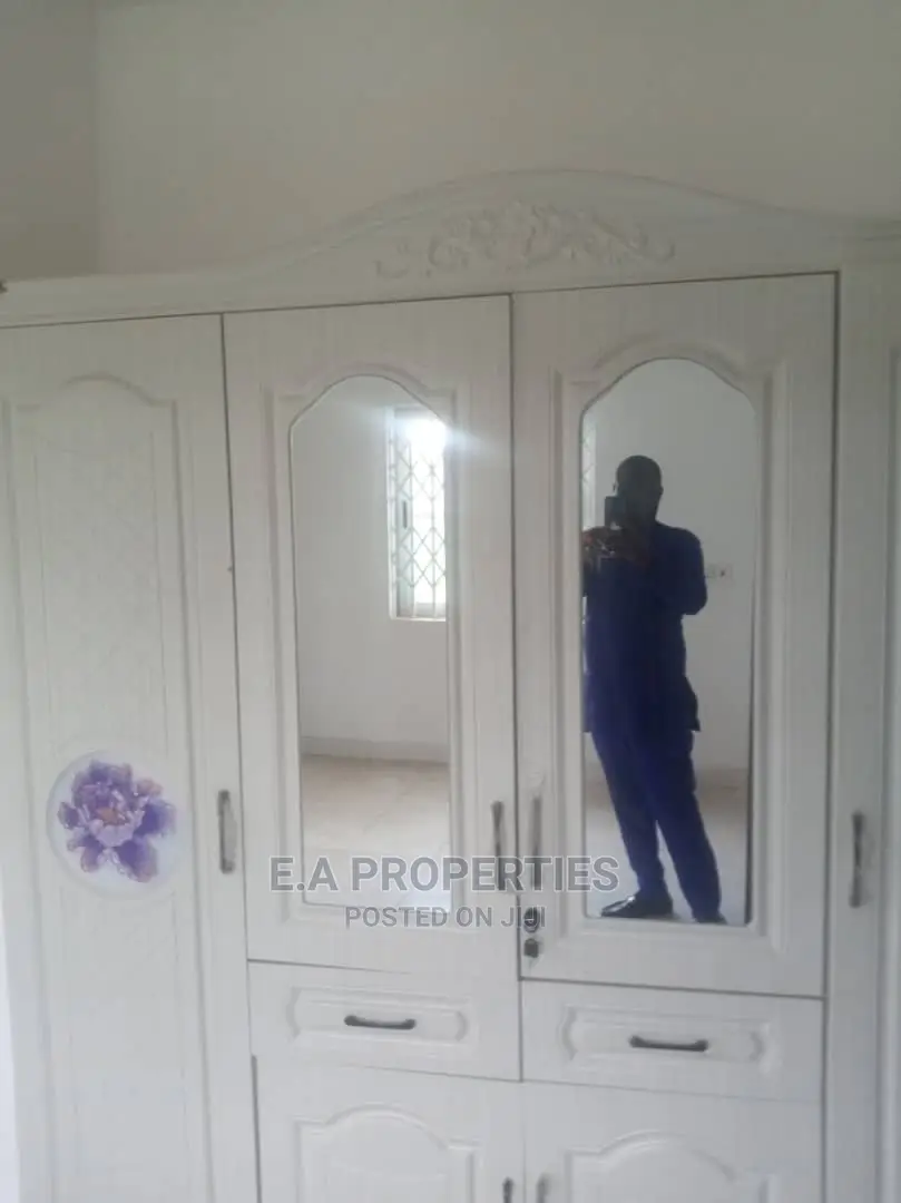 3bdrm House in E a Properties, Frafraha for Sale