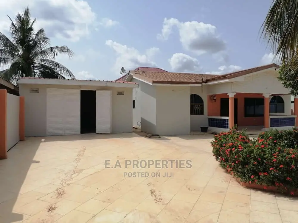 3bdrm House in E a Properties, Ghana Flag for Sale