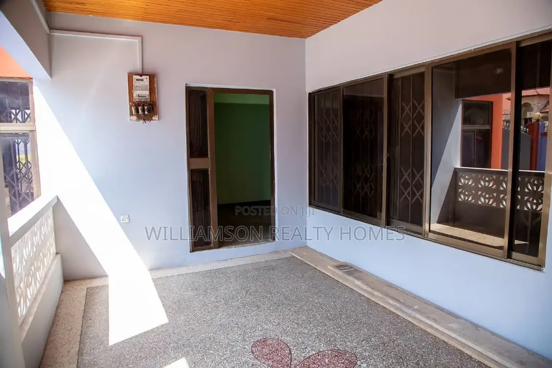 4bdrm House in Community 20, Spintex for sale