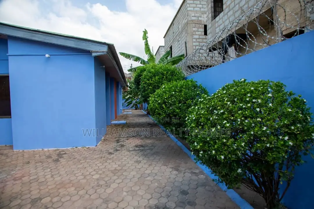 4bdrm House in Community 20, Spintex for sale