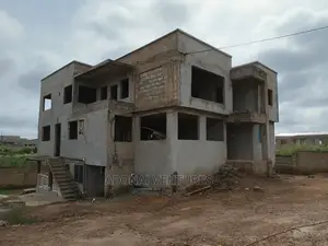 8bdrm House in Ahenema Kokoben, Kumasi Metropolitan for sale