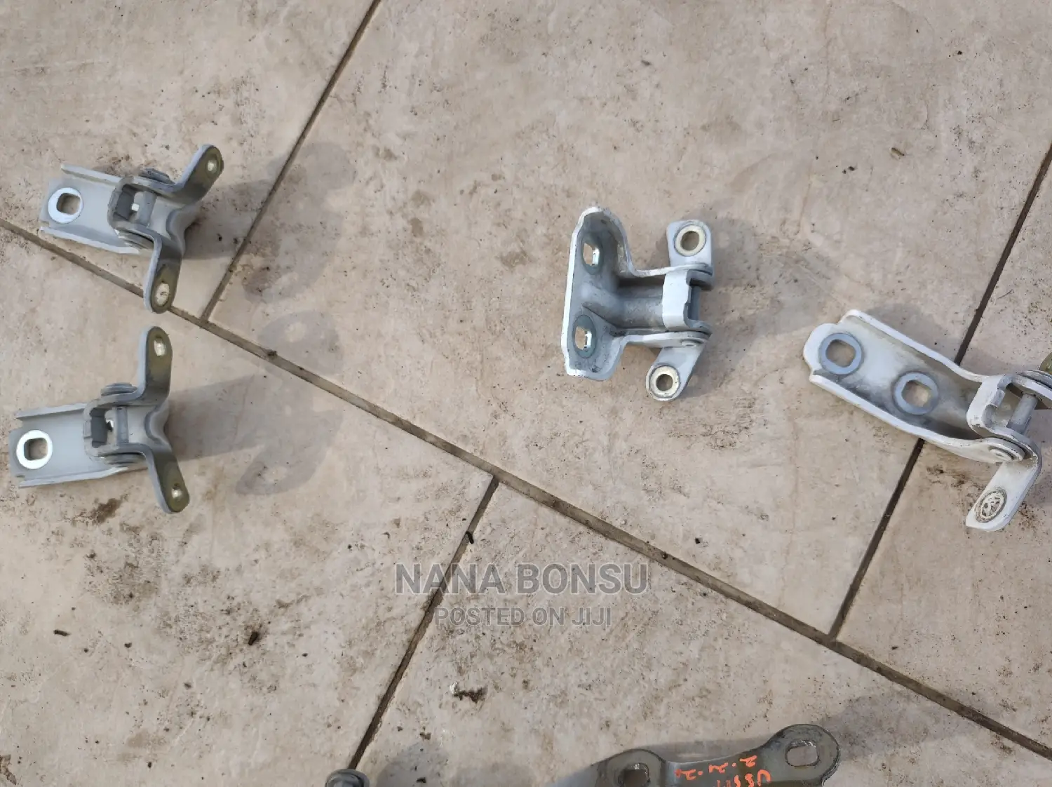 Chevrolet Cruze Door Hinges