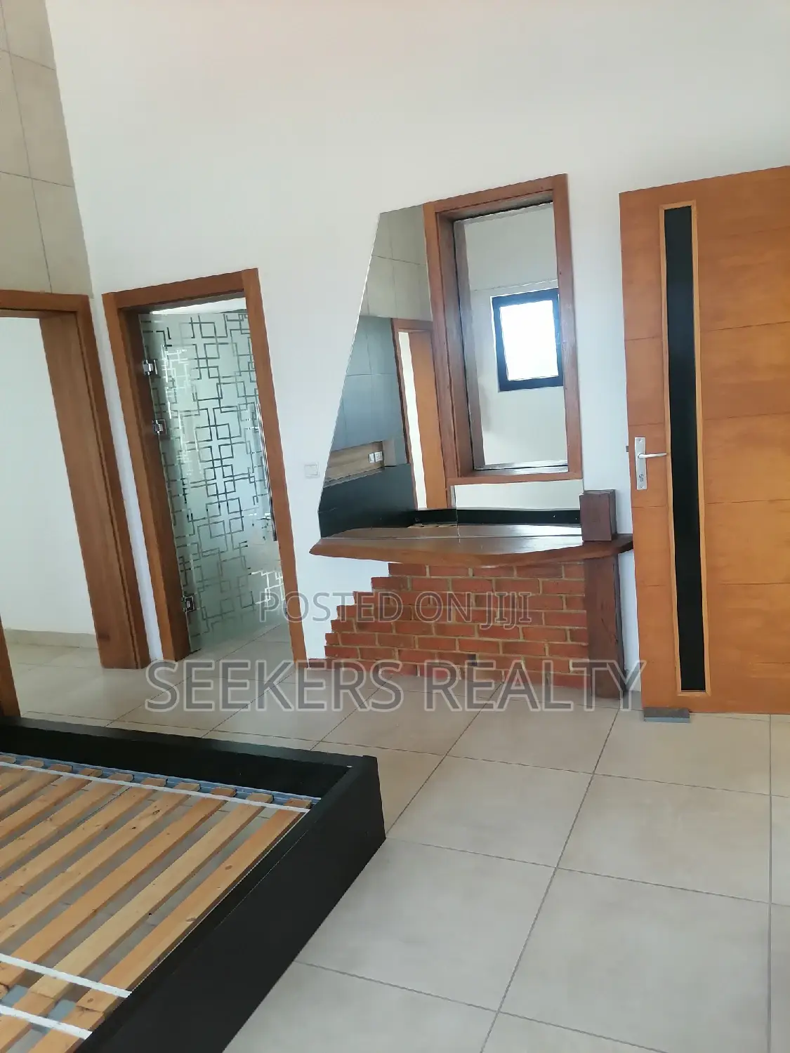 5bdrm Townhouse/Terrace in Seekers Realty, Cantonments for Sale