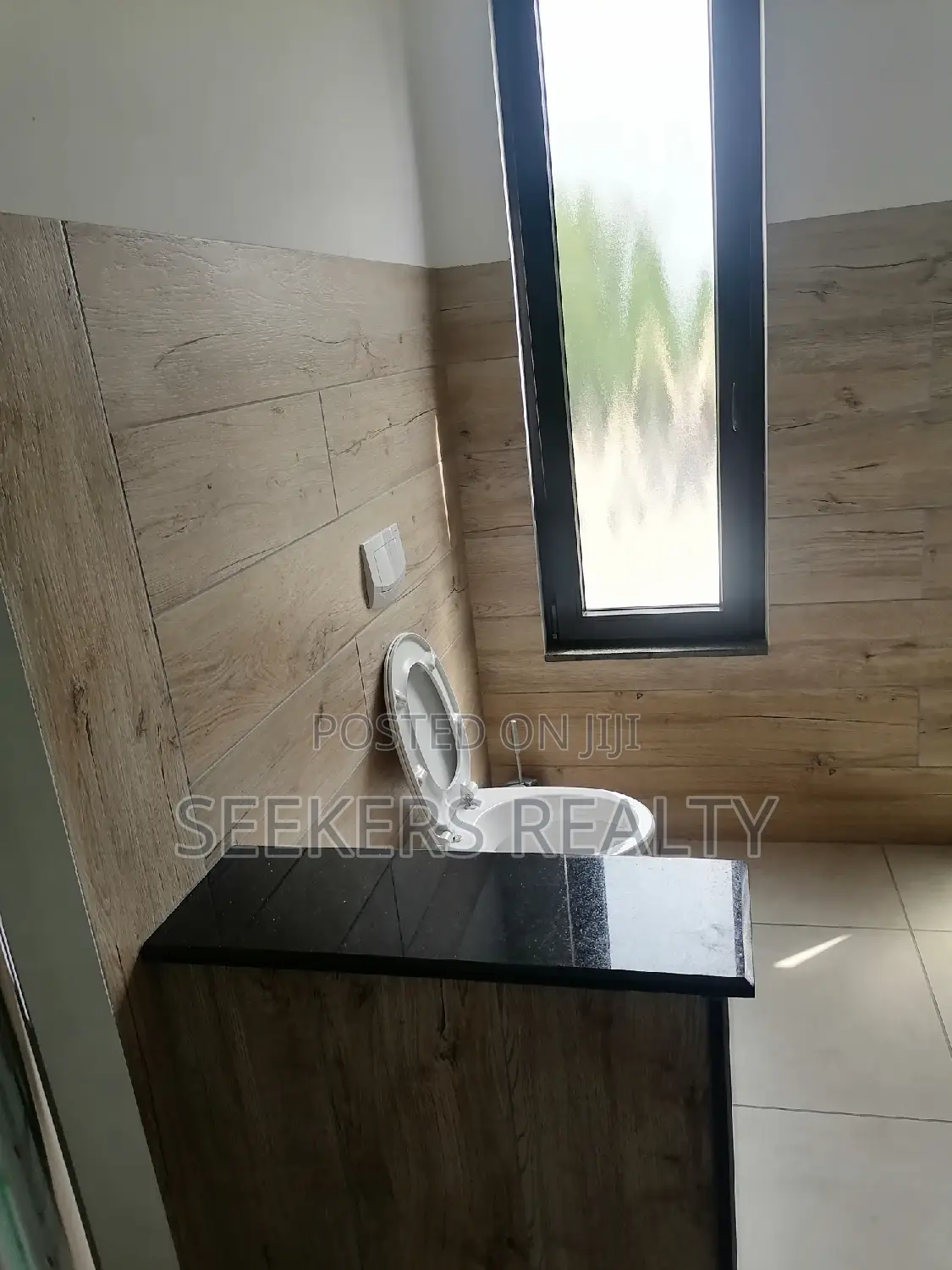 5bdrm Townhouse/Terrace in Seekers Realty, Cantonments for Sale