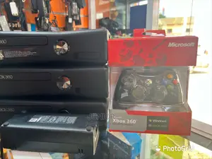 Xbox360 Kinetic With 10 Games Free