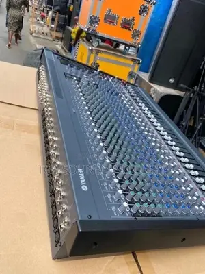 Yamaha Mg24/14fx 24-channel Mixer With Dual Efx