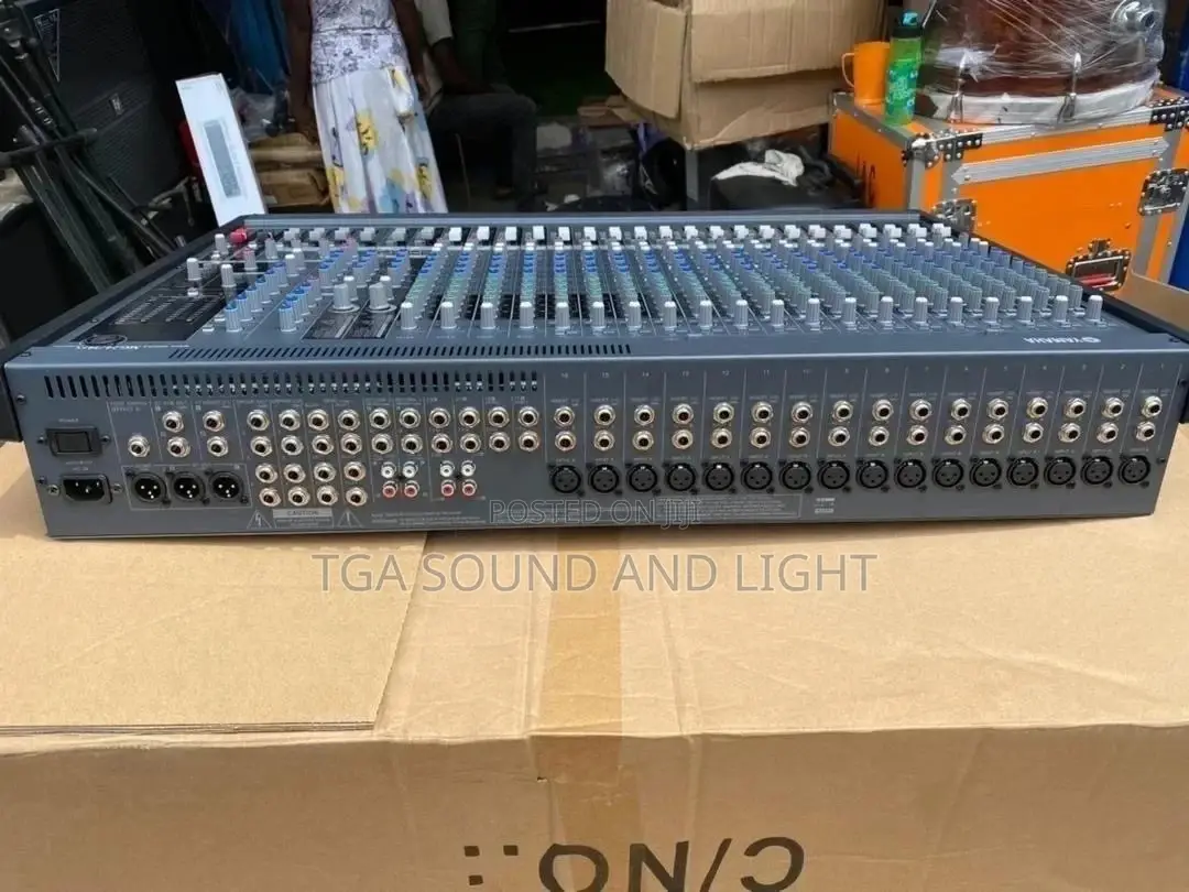 Yamaha Mg24/14fx 24-channel Mixer With Dual Efx