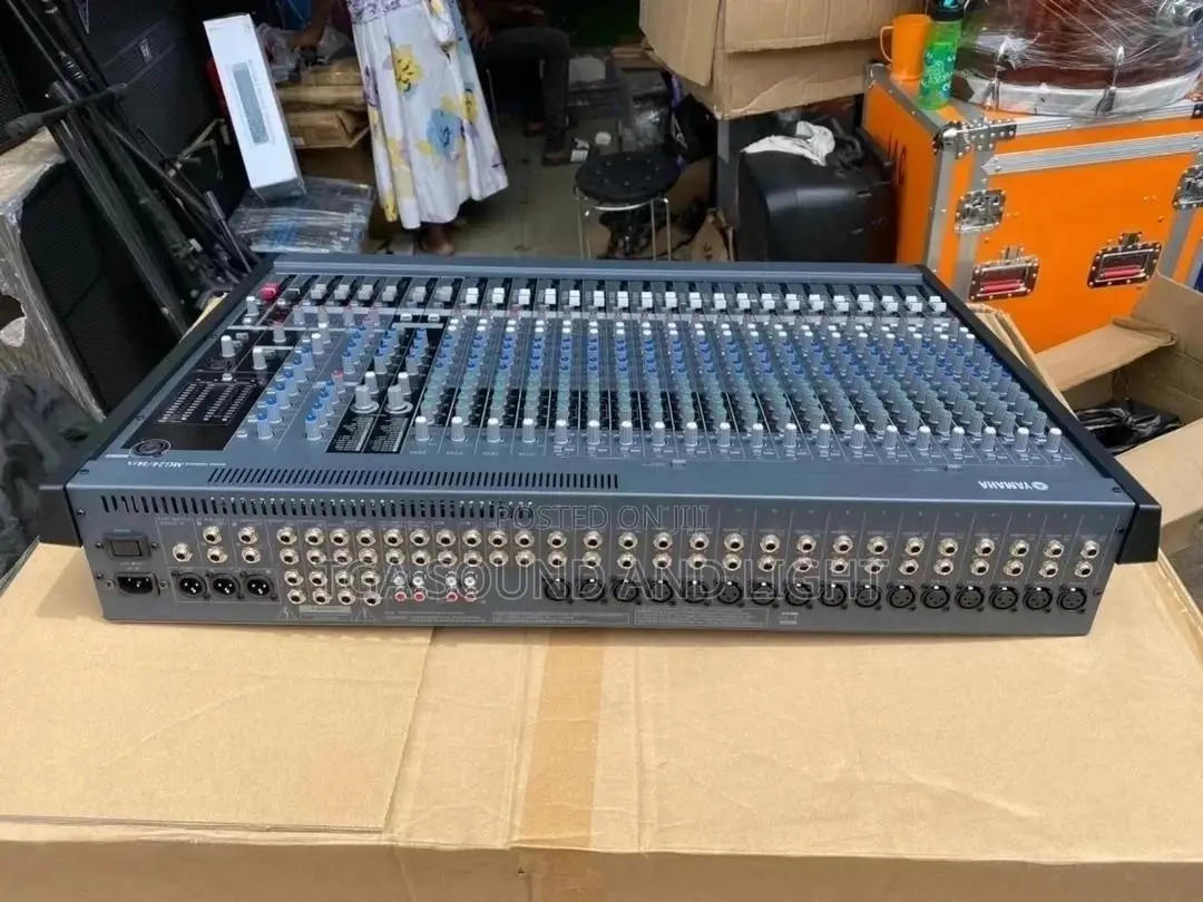 Yamaha Mg24/14fx 24-channel Mixer With Dual Efx