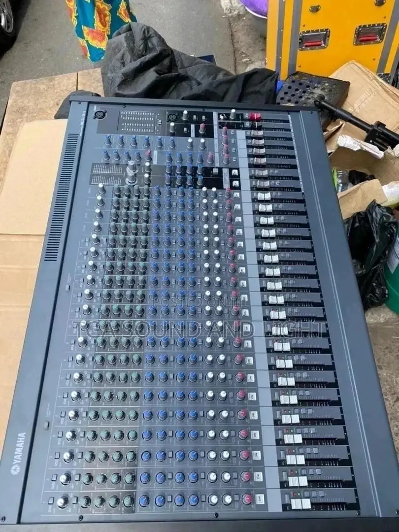 Yamaha Mg24/14fx 24-channel Mixer With Dual Efx