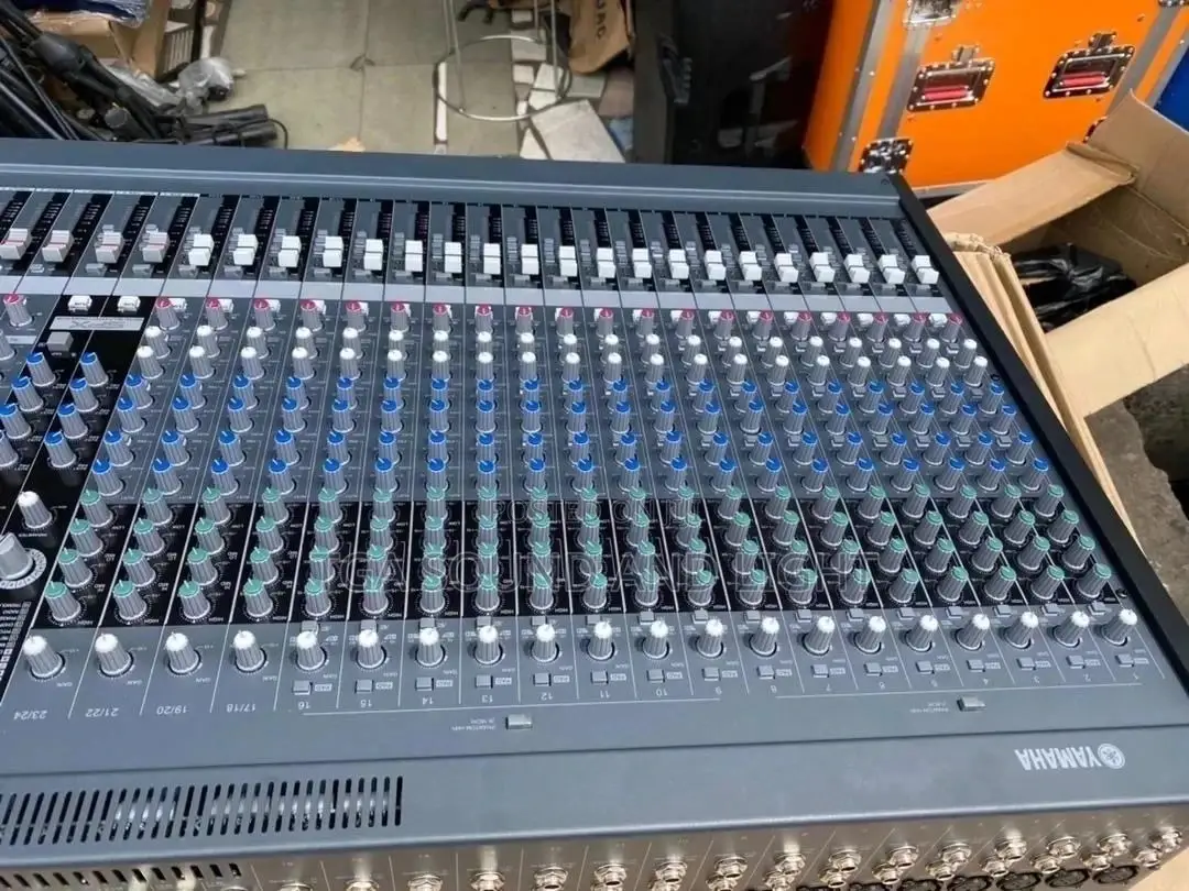 Yamaha Mg24/14fx 24-channel Mixer With Dual Efx