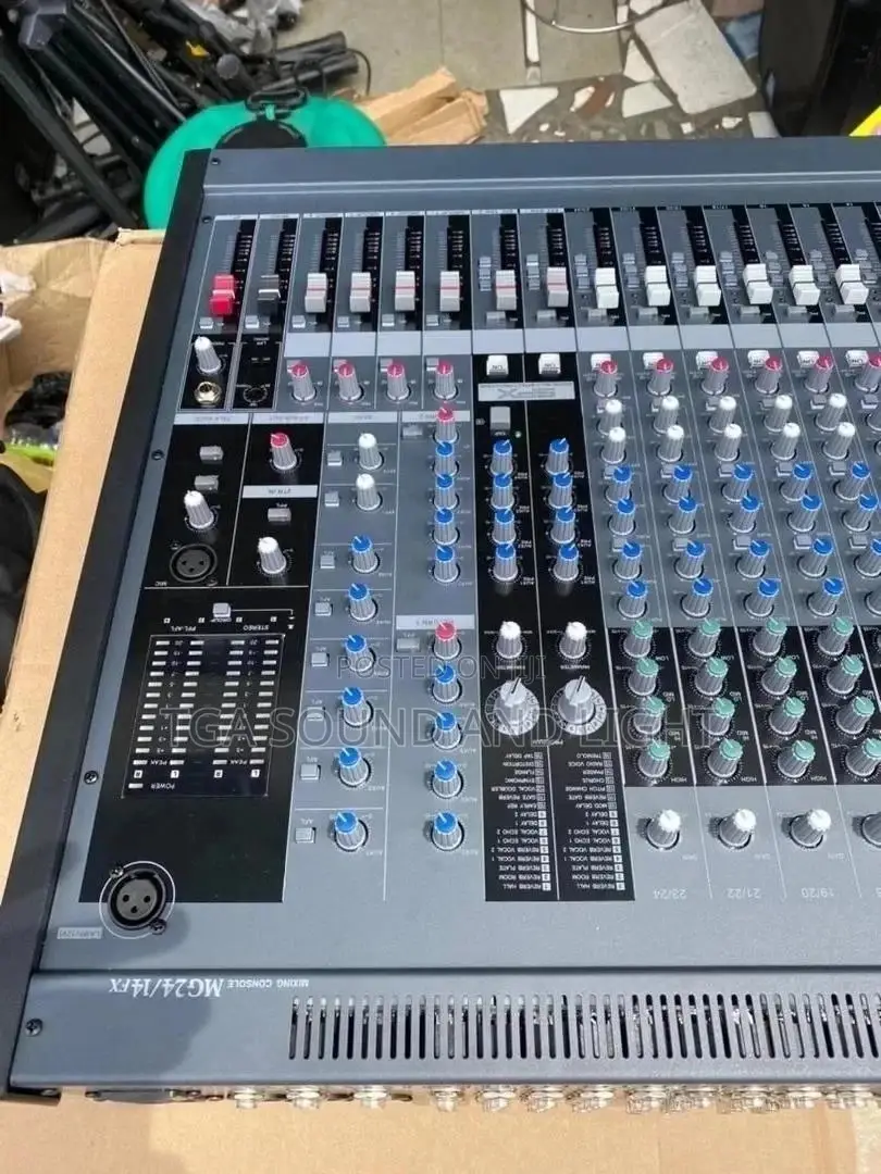 Yamaha Mg24/14fx 24-channel Mixer With Dual Efx