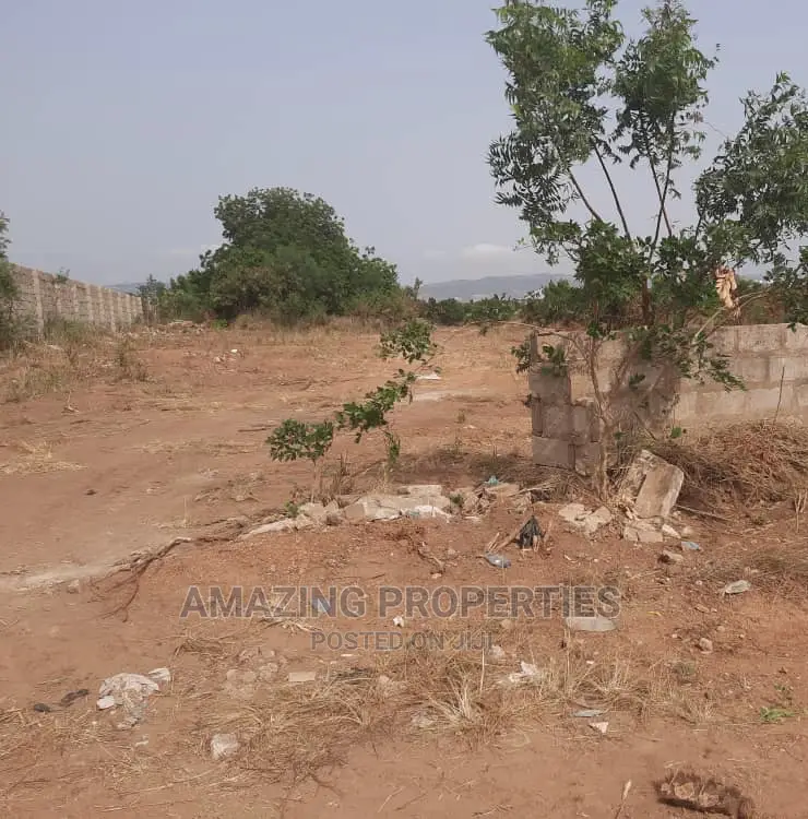 100 Acres of Land at Trasacco