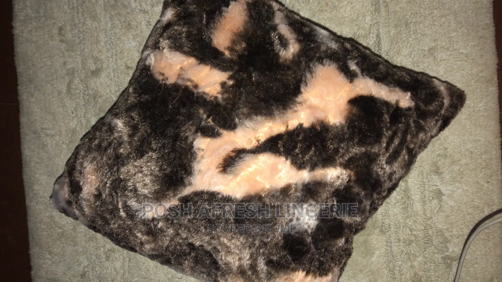 Fluffy Pillows Throw/ Armrest/ Fur
