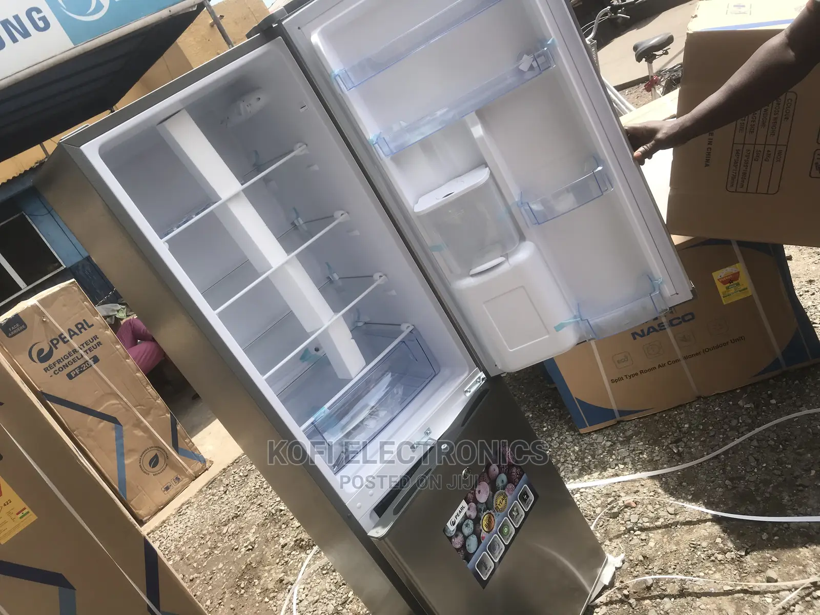Quality Pearl 251L Bottom Freezer Refrigerator