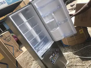 Quality Pearl 251L Bottom Freezer Refrigerator