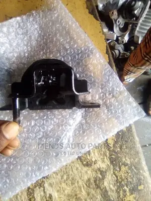 Nissan Sentra 2002 Engine Seat Mount