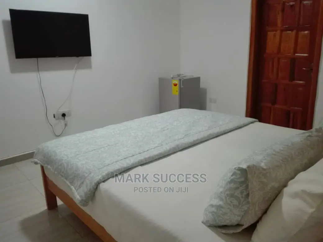 Furnished 3bdrm Apartment in West Hills Mall Area for rent