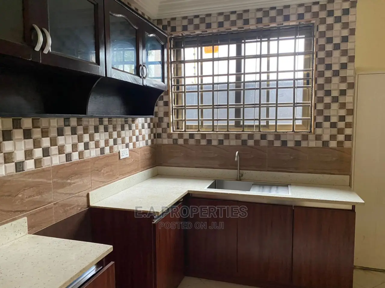 2bdrm Apartment in E a Properties, American House for Rent