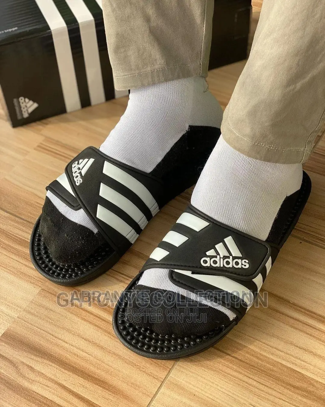 Adidas Massenger Slides