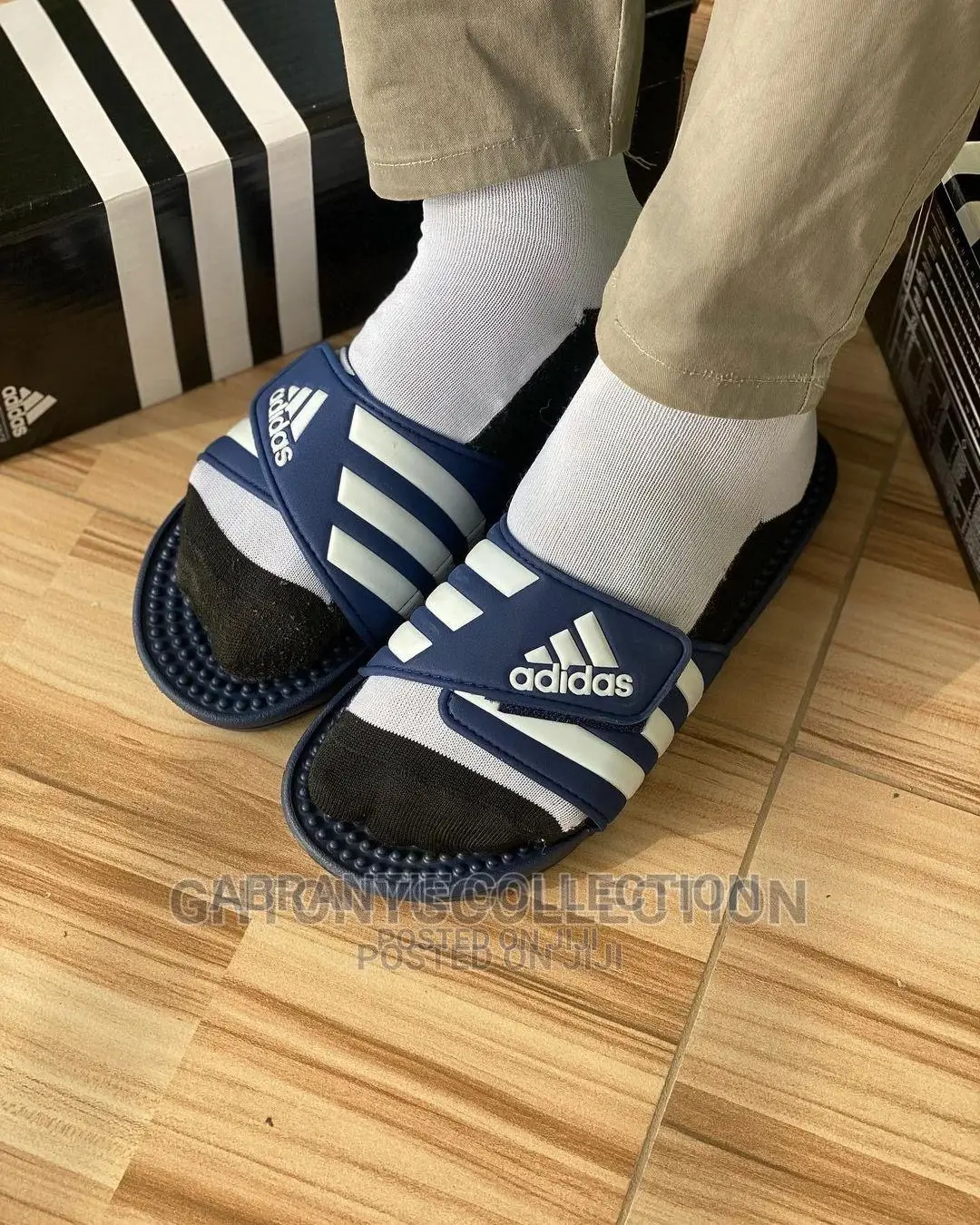 Adidas Massenger Slides