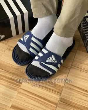 Adidas Massenger Slides