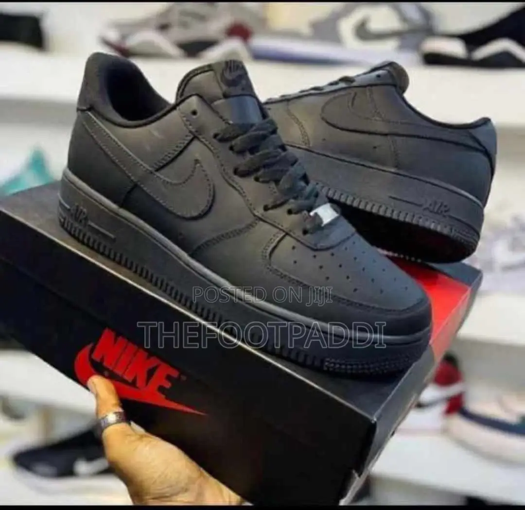 Nike Air Force 1 (Plane)