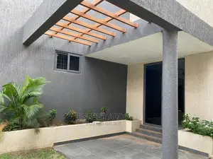 4bdrm House in Lake Side Estate for rent