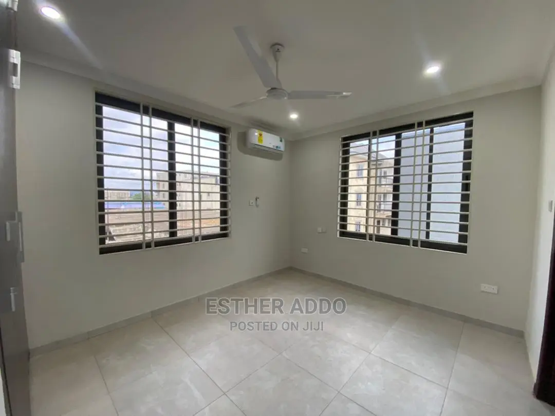 4bdrm House in Lake Side Estate for rent