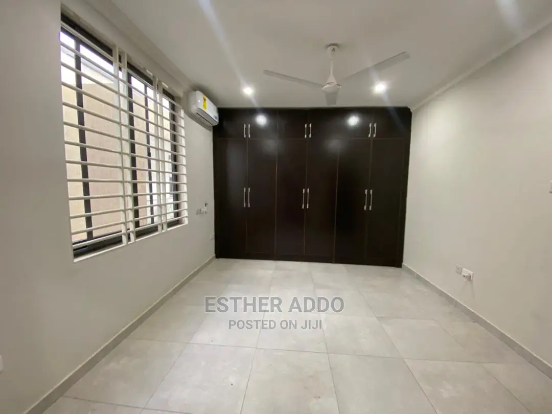 4bdrm House in Lake Side Estate for rent