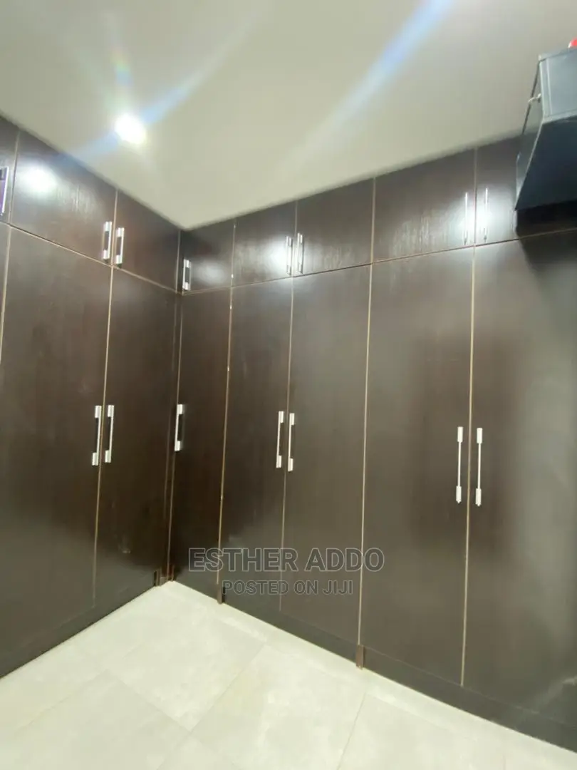 4bdrm House in Lake Side Estate for rent