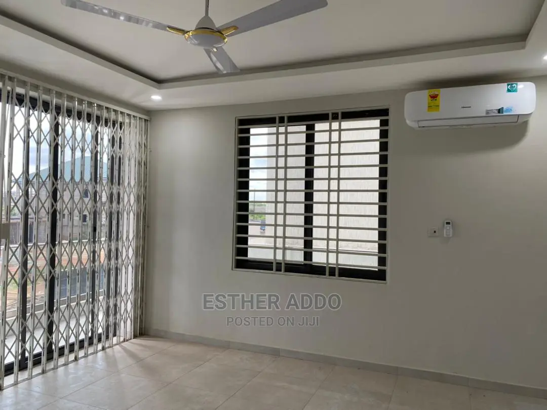 4bdrm House in Lake Side Estate for rent