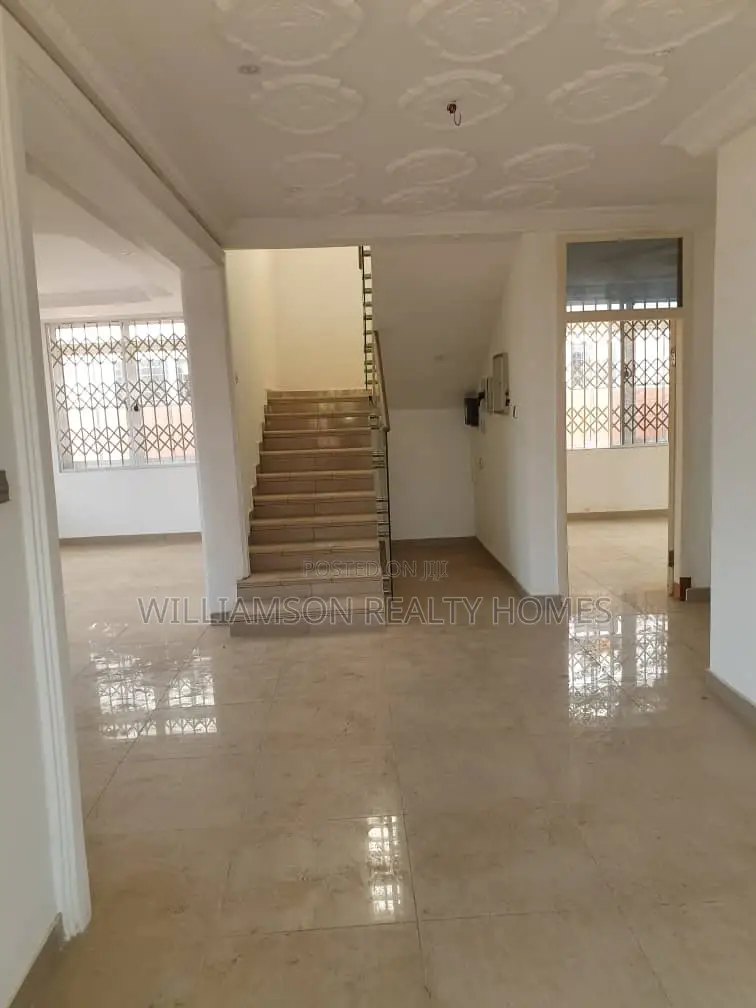 4bdrm Mansion in Community 18, Spintex for sale