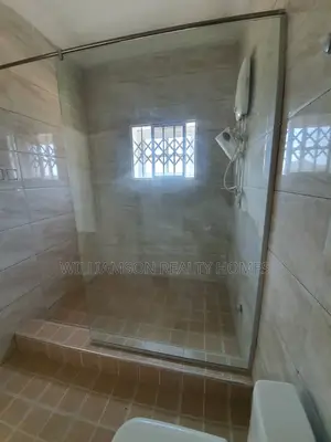 4bdrm Mansion in Community 18, Spintex for sale