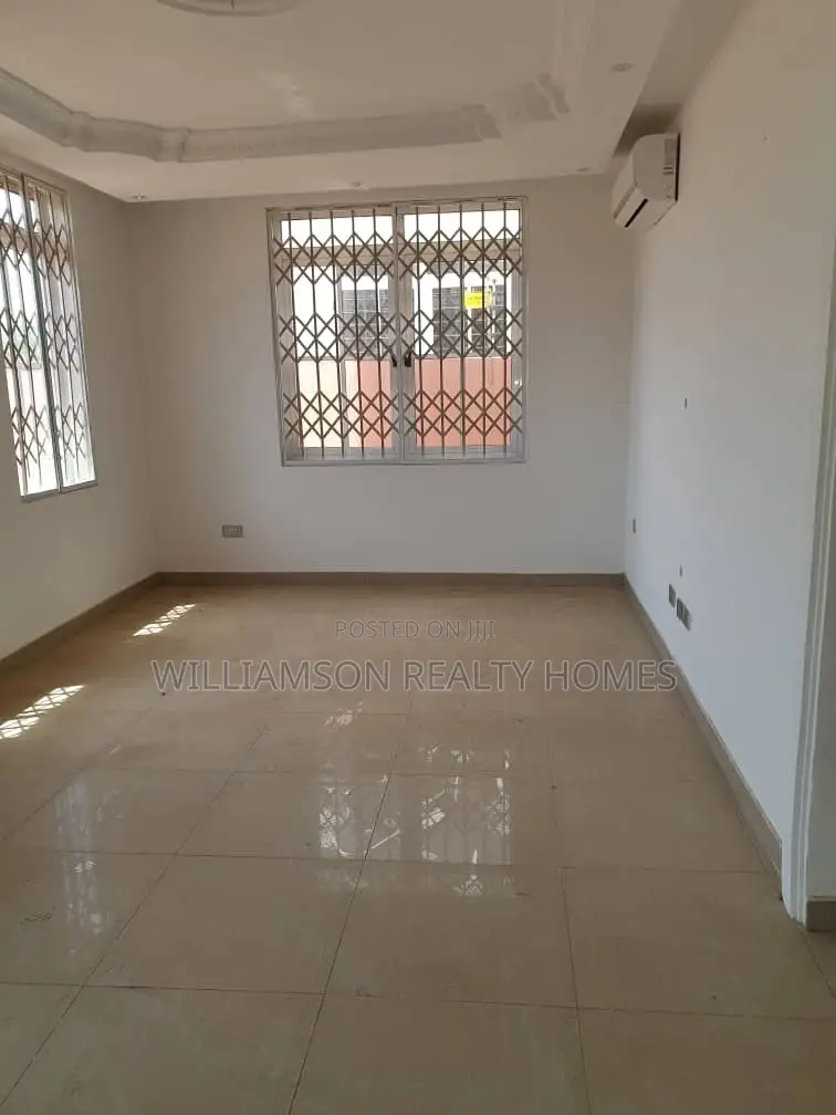 4bdrm Mansion in Community 18, Spintex for sale
