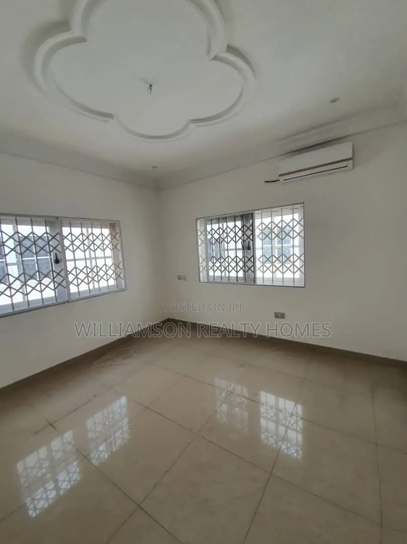 4bdrm Mansion in Community 18, Spintex for sale