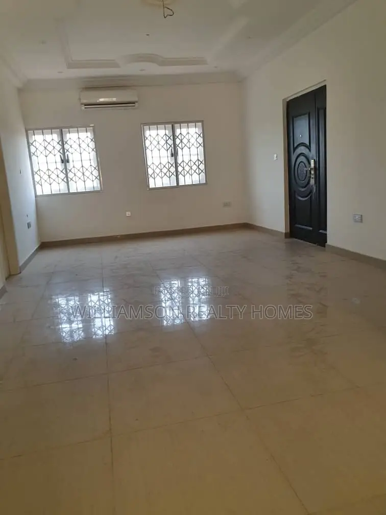4bdrm Mansion in Community 18, Spintex for sale