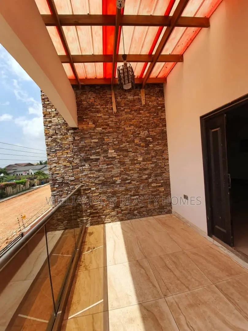 4bdrm Mansion in Community 18, Spintex for sale