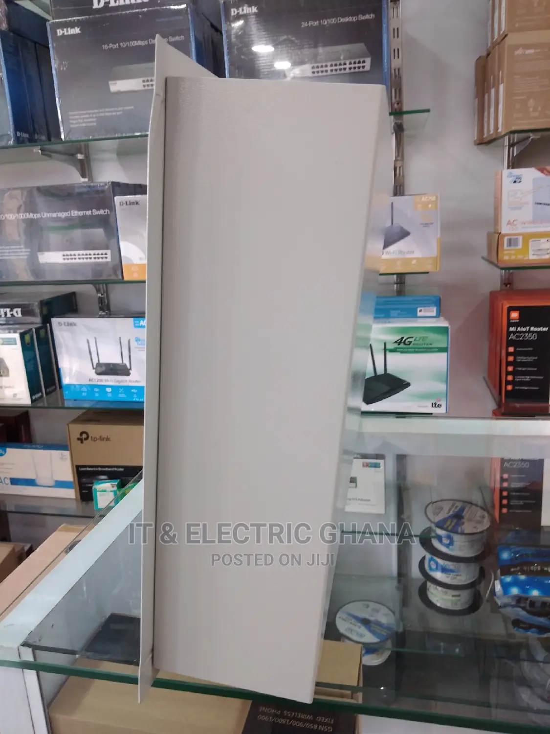 Recessed 2u Cabinet