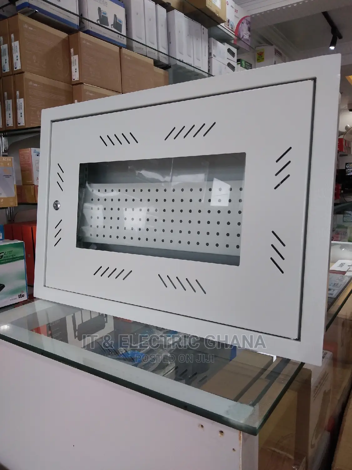 Recessed 2u Cabinet