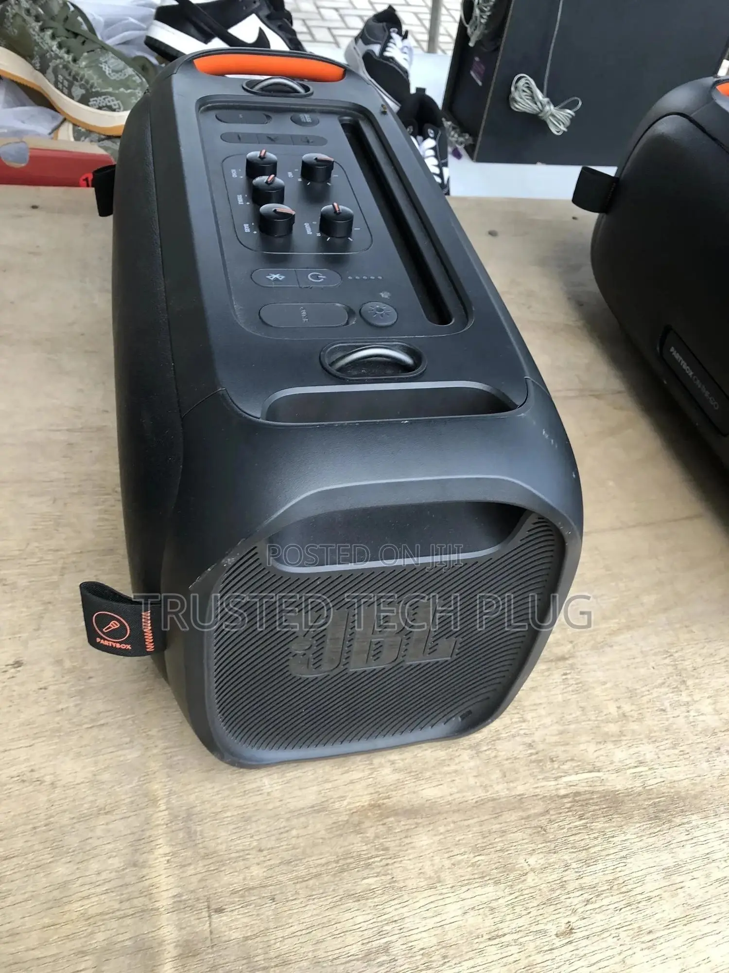Brand New JBL Party Box on the Go Essential Bluetooth Speaker Instock