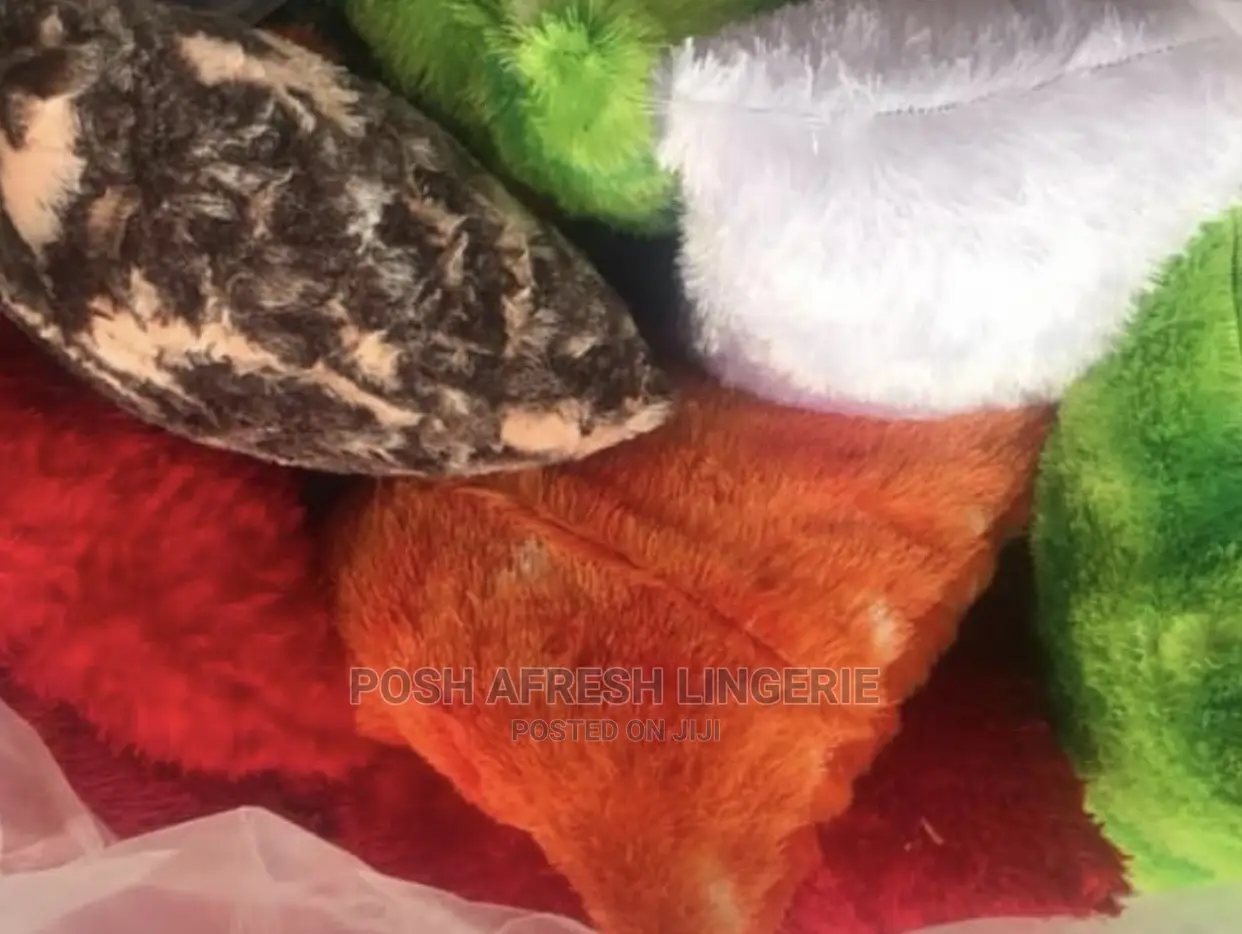 Fluffy Pillows Throw/ Armrest/ Fur