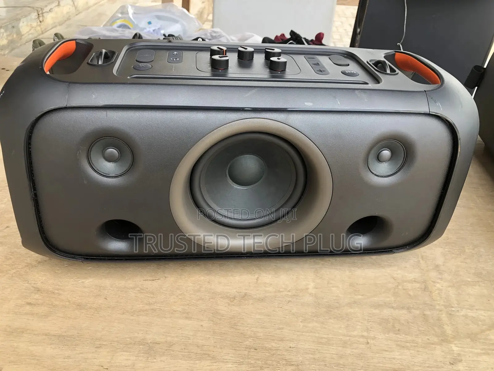 Brand New JBL Party Box on the Go Essential Bluetooth Speaker Instock