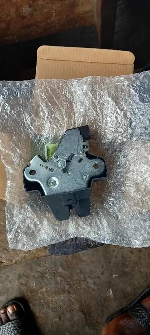 Toyota Corolla 2009-2017 BOOT/HATCH LOCKER Available