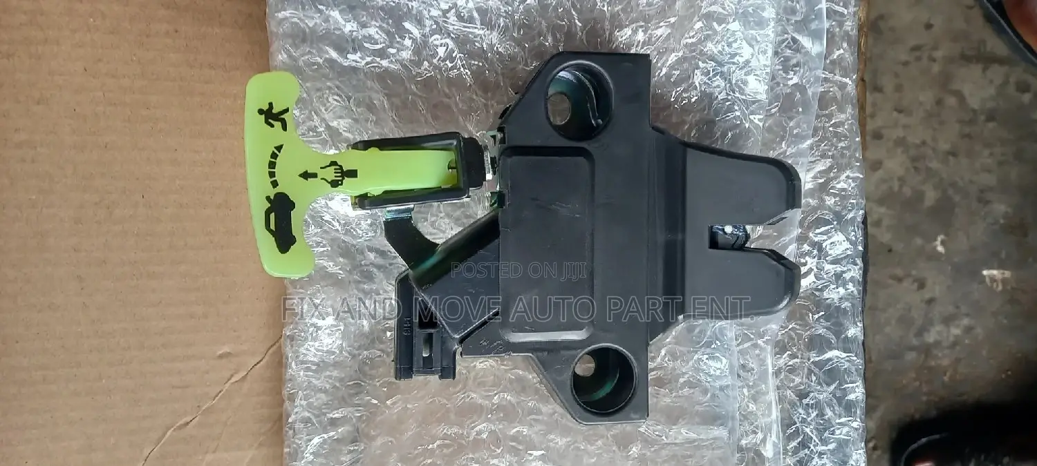 Toyota Corolla 2003-2008 BOOT/HATCH LOCKER Available