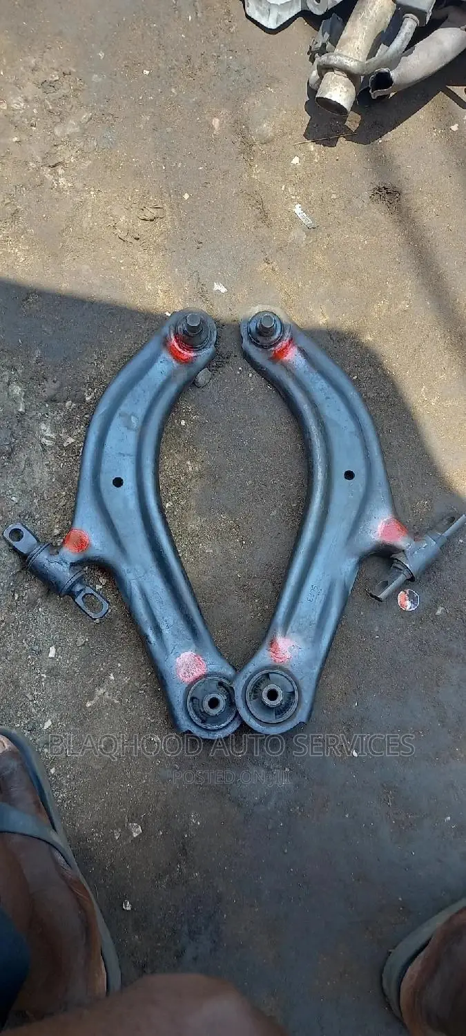 Nissan Sentra 2007-2012 LOWER ARM Pair in Stock