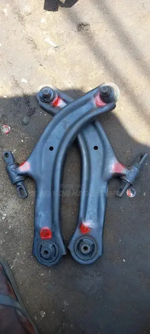 LOWER ARM Pair in Stock for All Car Toyota/Honda/Nissan/Kia
