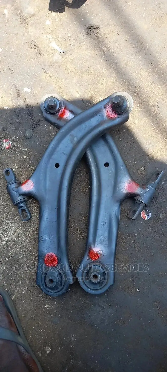 LOWER ARM Pair in Stock for All Car Toyota/Honda/Nissan/Kia